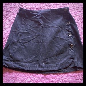 Black denim skirt - urban outfitters size 26